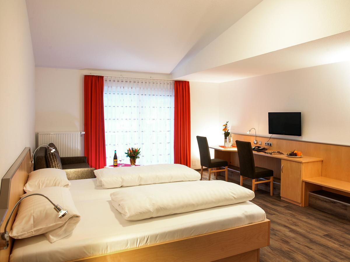 Hotel Gasthof Zum Biber Motten Exterior photo